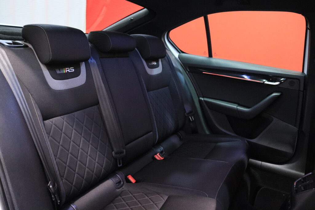 tuotekuva-Skoda-Octavia-CNA-534-2026-01-29-083103-32 tuotekuva-Skoda-Octavia-CNA-534-2026-01-29-083103-32