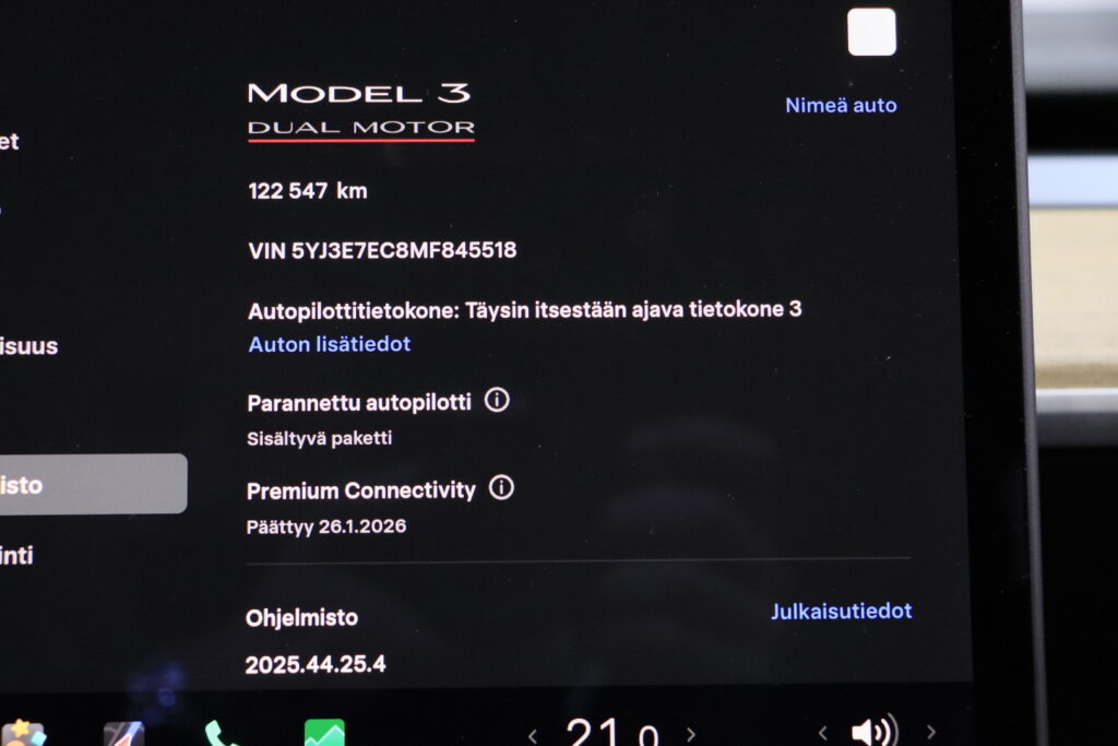 tuotekuva-Tesla-Model-3-ETM-149-2026-01-28-130005-18 tuotekuva-Tesla-Model-3-ETM-149-2026-01-28-130005-18