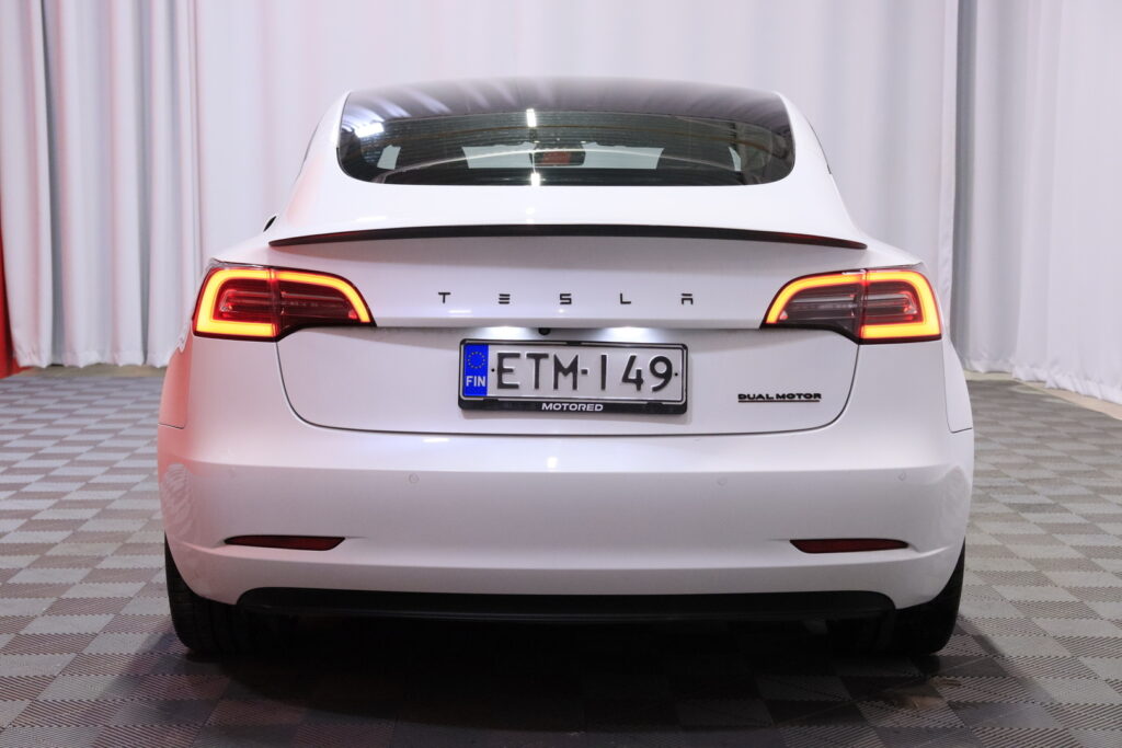 Tesla - Model 3 - 82 kWh, Performance // EAP - Parannettu autopilotti // Tesla - Model 3 - 82 kWh, Performance // EAP - Parannettu autopilotti // - Sedan