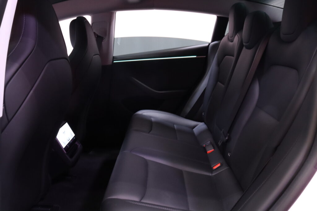 Tesla - Model 3 - Performance AWD Highland // 2x 20'' vanteet / Takanäyttö / Ilmastoidut etuistuimet // Tesla - Model 3 - Performance AWD Highland // 2x 20'' vanteet / Takanäyttö / Ilmastoidut etuistuimet // - Sedan