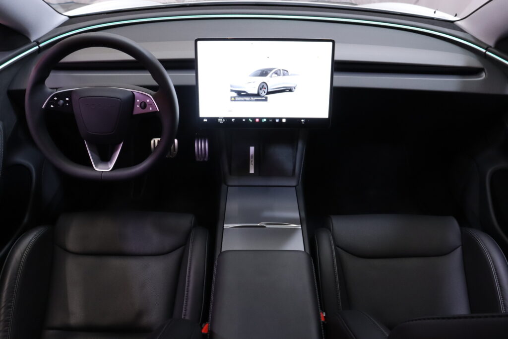 Tesla - Model 3 - Performance AWD Highland // 2x 20'' vanteet / Takanäyttö / Ilmastoidut etuistuimet // Tesla - Model 3 - Performance AWD Highland // 2x 20'' vanteet / Takanäyttö / Ilmastoidut etuistuimet // - Sedan