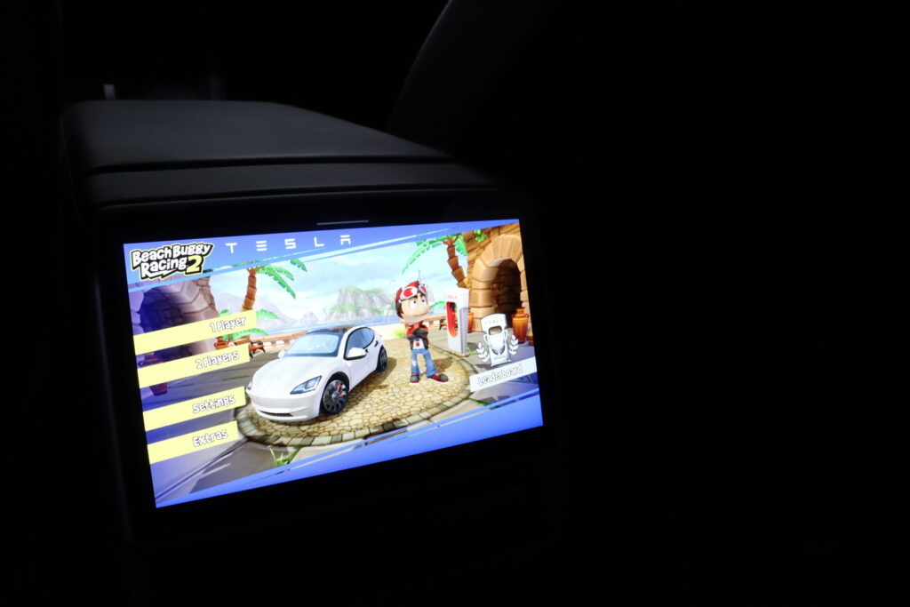 tuotekuva-Tesla-Model-3-ZPK-685-2026-01-30-100502-15 tuotekuva-Tesla-Model-3-ZPK-685-2026-01-30-100502-15