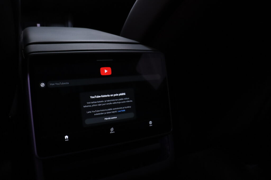 tuotekuva-Tesla-Model-3-ZPK-685-2026-01-30-100502-16 tuotekuva-Tesla-Model-3-ZPK-685-2026-01-30-100502-16