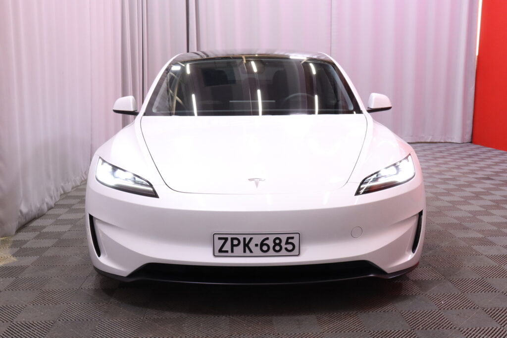 Tesla - Model 3 - Performance AWD Highland // 2x 20'' vanteet / Takanäyttö / Ilmastoidut etuistuimet // Tesla - Model 3 - Performance AWD Highland // 2x 20'' vanteet / Takanäyttö / Ilmastoidut etuistuimet // - Sedan