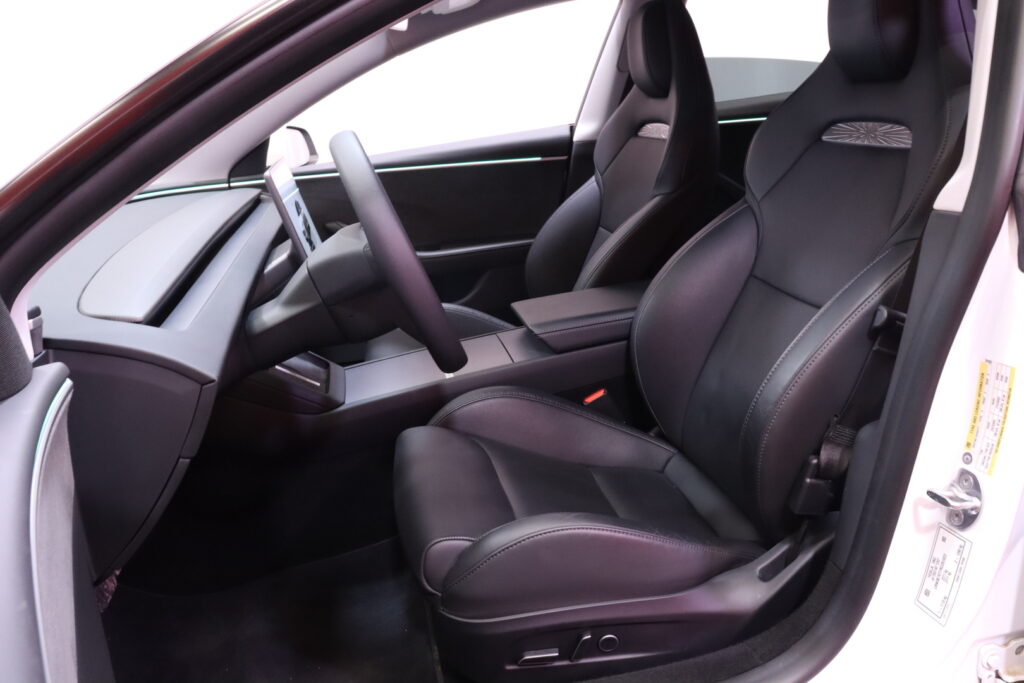 Tesla - Model 3 - Performance AWD Highland // 2x 20'' vanteet / Takanäyttö / Ilmastoidut etuistuimet // Tesla - Model 3 - Performance AWD Highland // 2x 20'' vanteet / Takanäyttö / Ilmastoidut etuistuimet // - Sedan