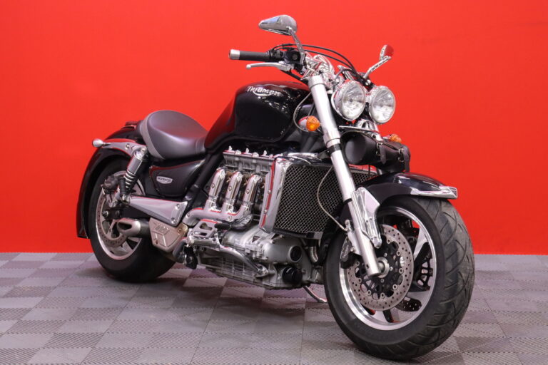 Triumph - ROCKET III - Classic // ZARD / Suomi-pyörä // - Moottoripyörä