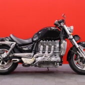 Triumph - ROCKET III - Classic // ZARD / Suomi-pyörä // - Moottoripyörä