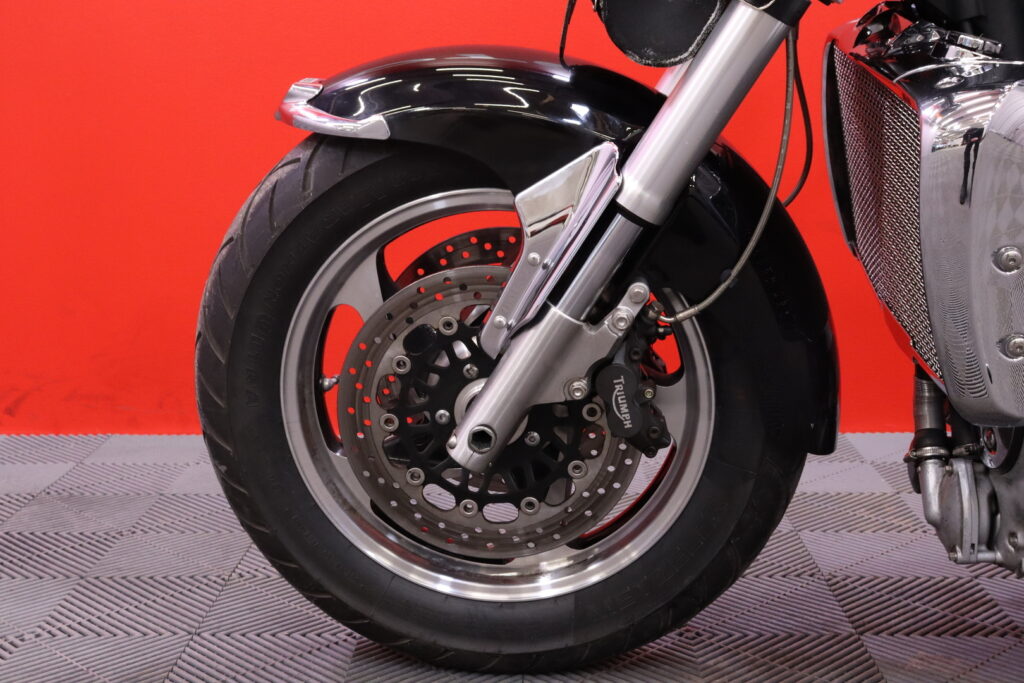 Triumph - ROCKET III - Classic // ZARD / Suomi-pyörä // Triumph - ROCKET III - Classic // ZARD / Suomi-pyörä // - Moottoripyörä