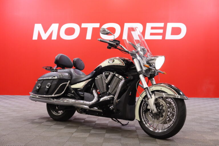 VICTORY - CROSS - Roads Classic LE Limited Edition // Huoltokirja / Vakionopeudensäädin / Limited Edition Erikoisväri // - Moottoripyörä