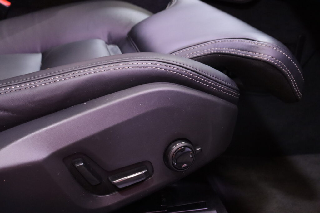 Volvo - S90 - T8 AWD Inscription aut // Webasto / Pilot Assist / Muistinahat / 360 kamera / H&K / HUD / Kaistavahti / ACC // Volvo - S90 - T8 AWD Inscription aut // Webasto / Pilot Assist / Muistinahat / 360 kamera / H&K / HUD / Kaistavahti / ACC // - Sedan