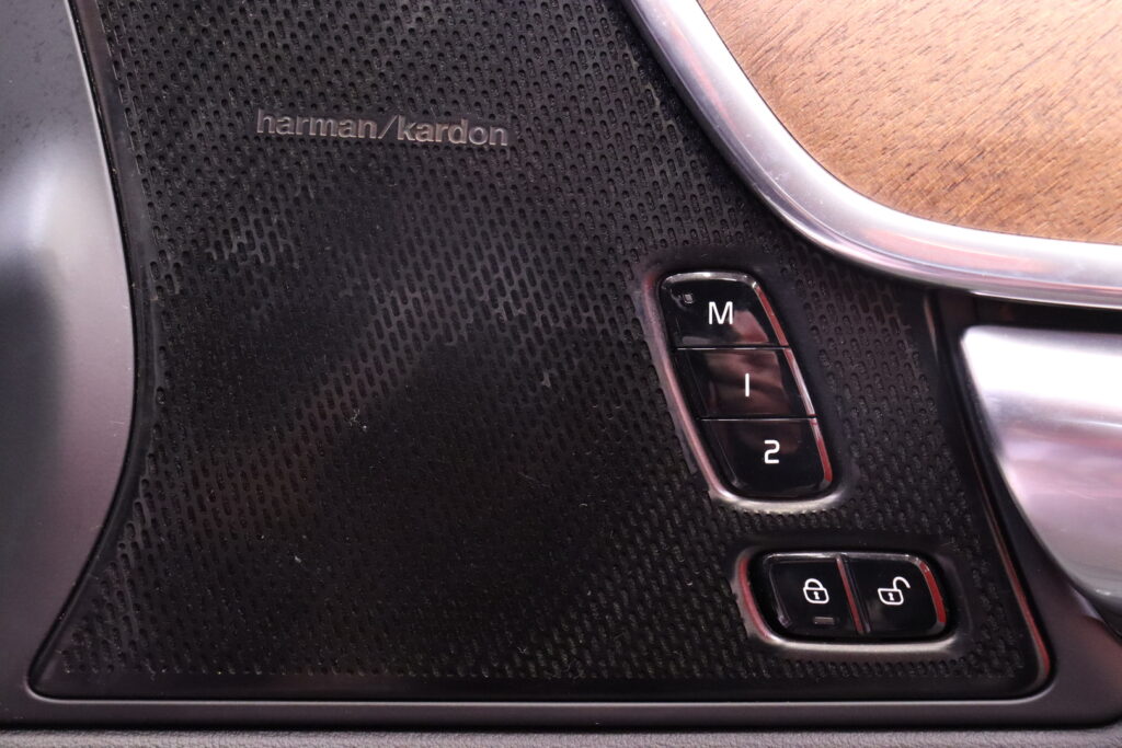 Volvo - S90 - T8 AWD Inscription aut // Webasto / Pilot Assist / Muistinahat / 360 kamera / H&K / HUD / Kaistavahti / ACC // Volvo - S90 - T8 AWD Inscription aut // Webasto / Pilot Assist / Muistinahat / 360 kamera / H&K / HUD / Kaistavahti / ACC // - Sedan