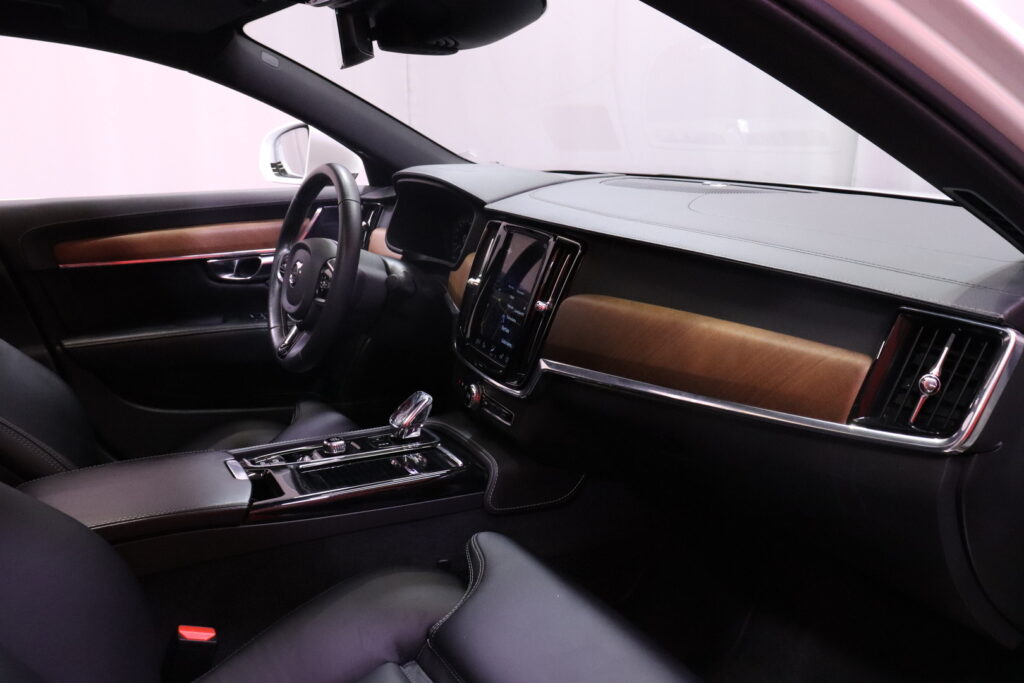 Volvo - S90 - T8 AWD Inscription aut // Webasto / Pilot Assist / Muistinahat / 360 kamera / H&K / HUD / Kaistavahti / ACC // Volvo - S90 - T8 AWD Inscription aut // Webasto / Pilot Assist / Muistinahat / 360 kamera / H&K / HUD / Kaistavahti / ACC // - Sedan