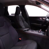 Volvo - XC60 - B4 AWD D-MHEV Business aut // Webasto / Koukku / Pilot Assist / VOC / BLIS / P-tutkat / Keyless Go // - Maastoauto