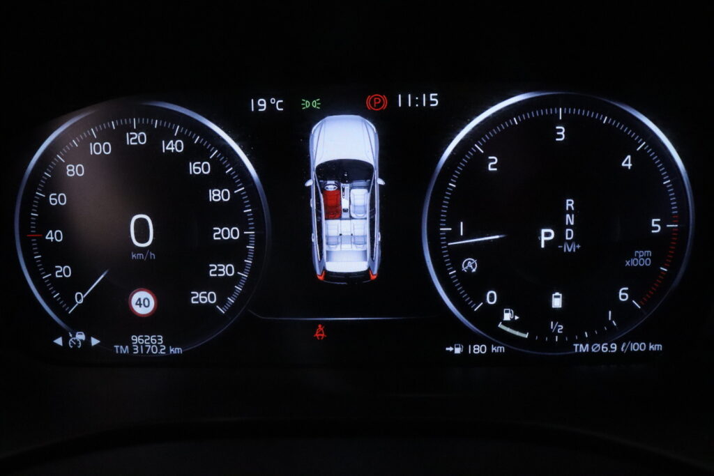 tuotekuva-Volvo-XC60-JLT-522-2025-12-30-102505-18 tuotekuva-Volvo-XC60-JLT-522-2025-12-30-102505-18