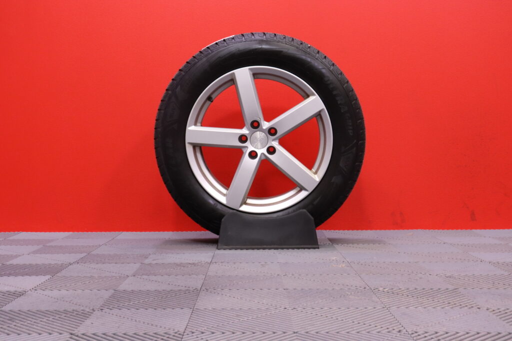 tuotekuva-Volvo-XC60-JLT-522-2025-12-30-102505-27 tuotekuva-Volvo-XC60-JLT-522-2025-12-30-102505-27