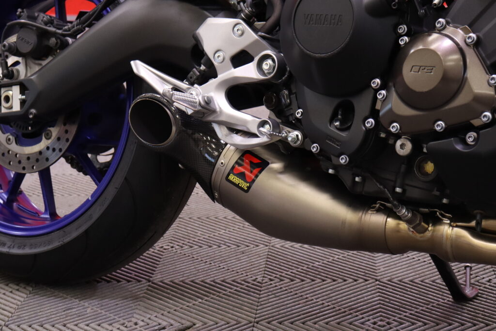 Yamaha - MT-09 - SP -malli // Suomi-Pyörä / Akrapovic / Shifter / Uudet Renkaat // Yamaha - MT-09 - SP -malli // Suomi-Pyörä / Akrapovic / Shifter / Uudet Renkaat // - Moottoripyörä