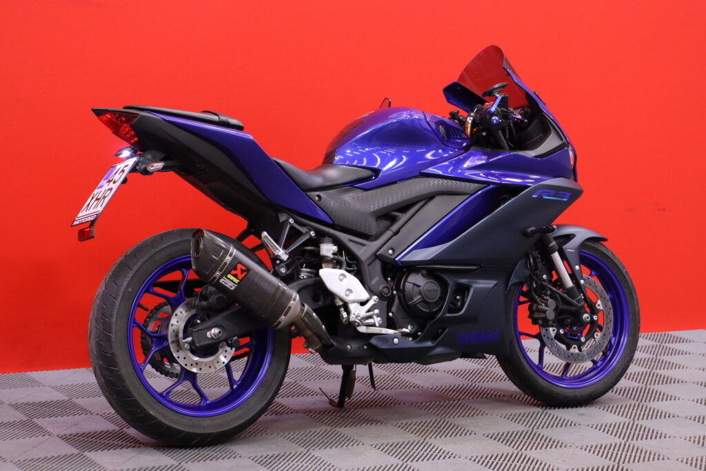 Yamaha - YZF-R3 - // Akrapovic-Slipari / Huoltokirja // Yamaha - YZF-R3 - // Akrapovic-Slipari / Huoltokirja // - Moottoripyörä