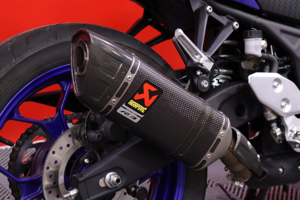 Yamaha - YZF-R3 - // Akrapovic-Slipari / Huoltokirja // Yamaha - YZF-R3 - // Akrapovic-Slipari / Huoltokirja // - Moottoripyörä