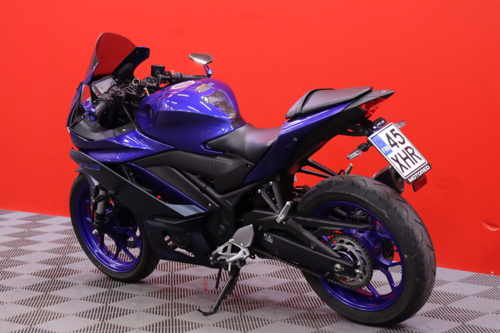 Yamaha - YZF-R3 - // Akrapovic-Slipari / Huoltokirja // Yamaha - YZF-R3 - // Akrapovic-Slipari / Huoltokirja // - Moottoripyörä