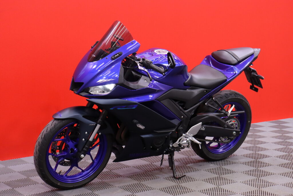 Yamaha - YZF-R3 - // Akrapovic-Slipari / Huoltokirja // Yamaha - YZF-R3 - // Akrapovic-Slipari / Huoltokirja // - Moottoripyörä