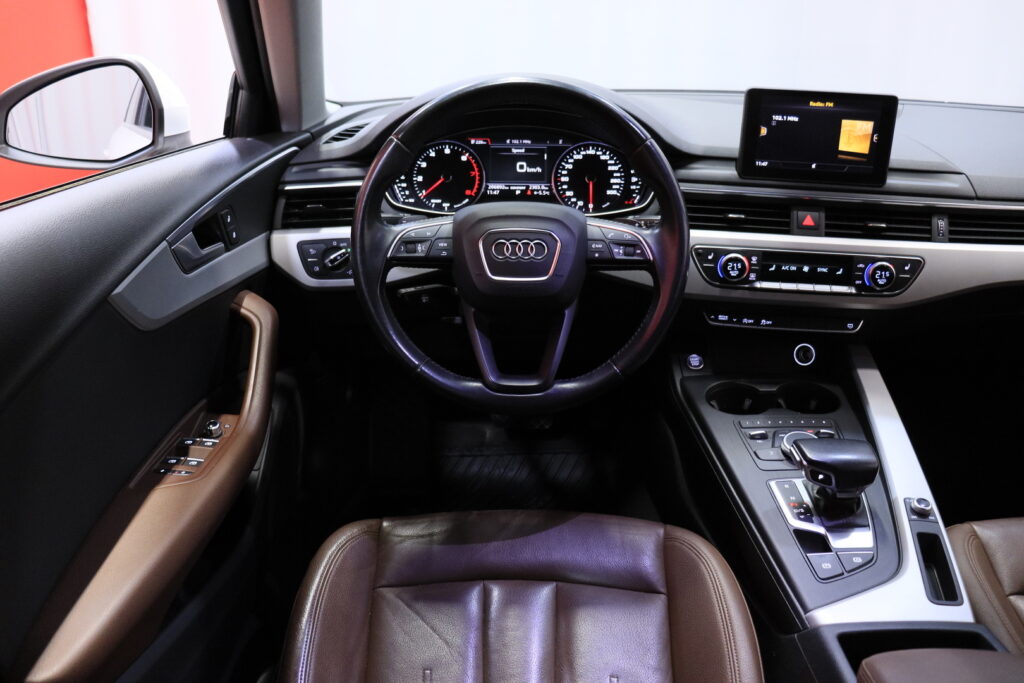 Audi - A4 - Avant Business 2,0 TFSI 140 kW S tronic Audi - A4 - Avant Business 2,0 TFSI 140 kW S tronic - Farmari