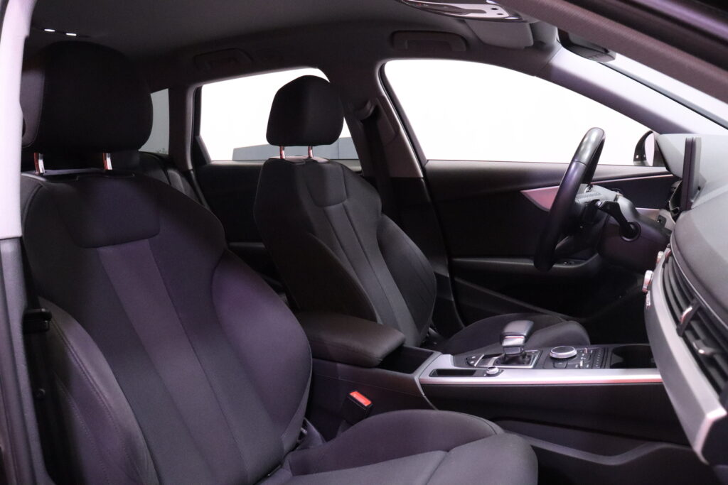 Audi - A4 - Avant Business Sport Comfort S line Edition 2,0 TDI 140 kW quattro S tronic // Suomi-auto / Webasto / Koukku / Sporttipenkit / LED // Audi - A4 - Avant Business Sport Comfort S line Edition 2,0 TDI 140 kW quattro S tronic // Suomi-auto / Webasto / Koukku / Sporttipenkit / LED // - Farmari