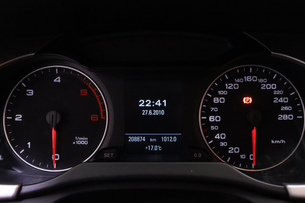 tuotekuva-Audi-A4-UZP-640-2026-02-04-100602-16 tuotekuva-Audi-A4-UZP-640-2026-02-04-100602-16