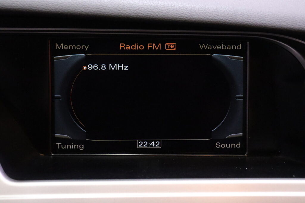 tuotekuva-Audi-A4-UZP-640-2026-02-04-100602-22 tuotekuva-Audi-A4-UZP-640-2026-02-04-100602-22