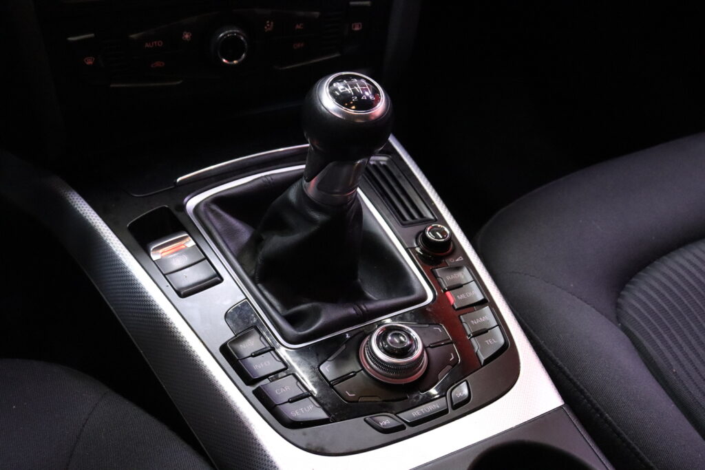 tuotekuva-Audi-A4-UZP-640-2026-02-04-100602-24 tuotekuva-Audi-A4-UZP-640-2026-02-04-100602-24