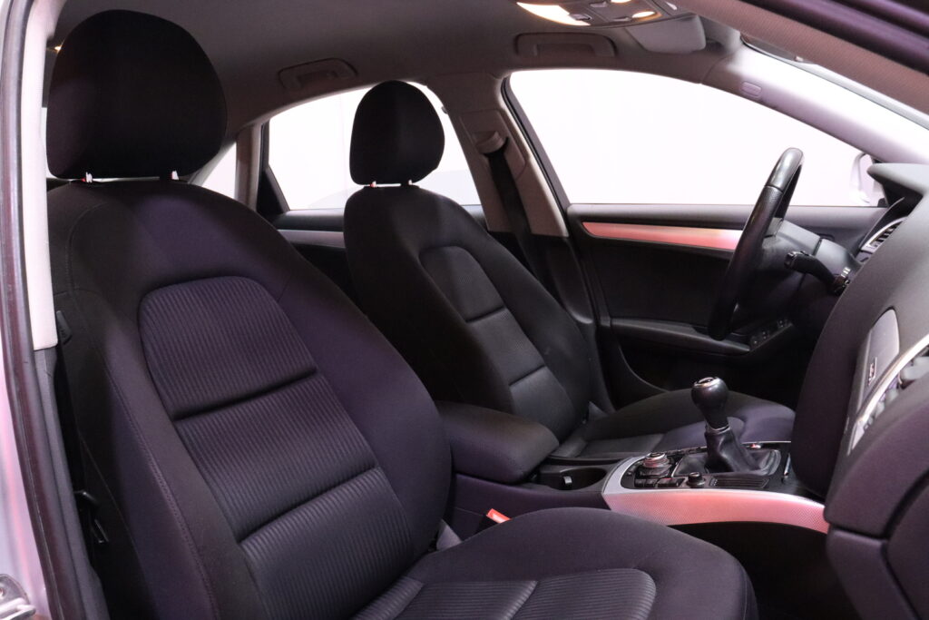 Audi - A4 - Sedan 3,0 V6 TDI DPF quattro 30v // Mahtava neliveto isolla moottorilla / Navi / Xenon // Audi - A4 - Sedan 3,0 V6 TDI DPF quattro 30v // Mahtava neliveto isolla moottorilla / Navi / Xenon // - Sedan