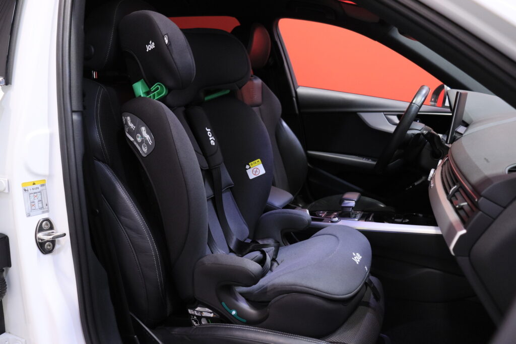 Audi - A4 - Avant Business Advanced 40 TDI 150 kW MHEV quattro S tronic Audi - A4 - Avant Business Advanced 40 TDI 150 kW MHEV quattro S tronic - Farmari