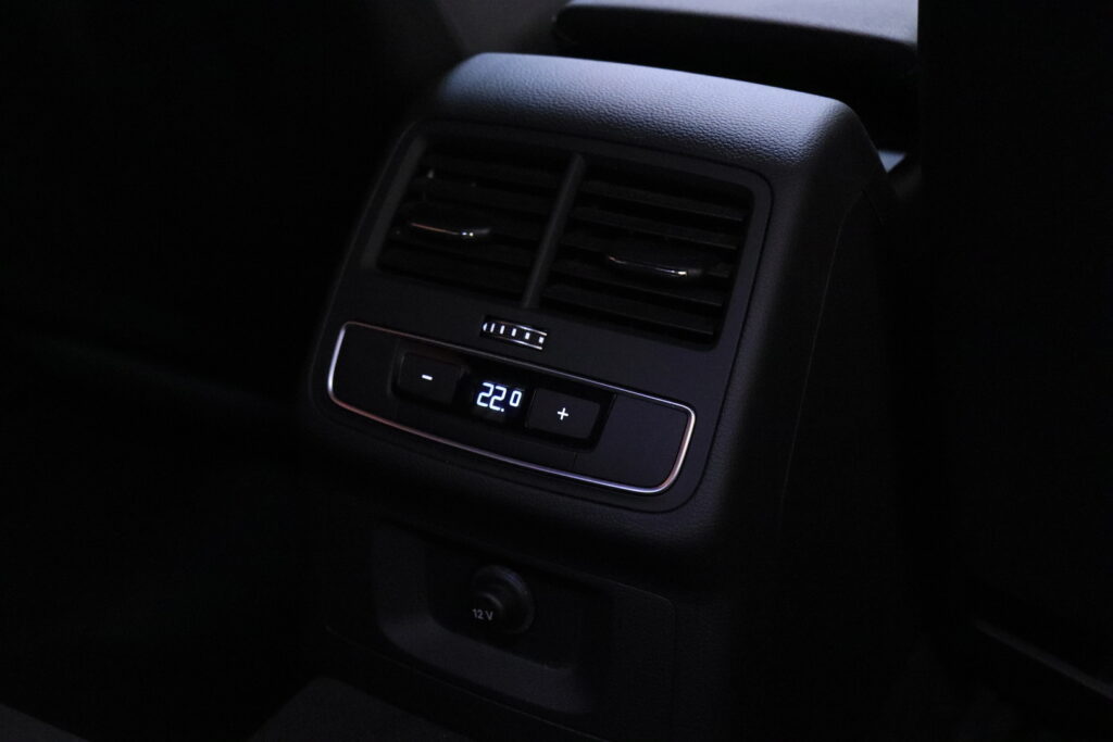 tuotekuva-Audi-A4-ZOA-307-2026-02-10-160503-27 tuotekuva-Audi-A4-ZOA-307-2026-02-10-160503-27