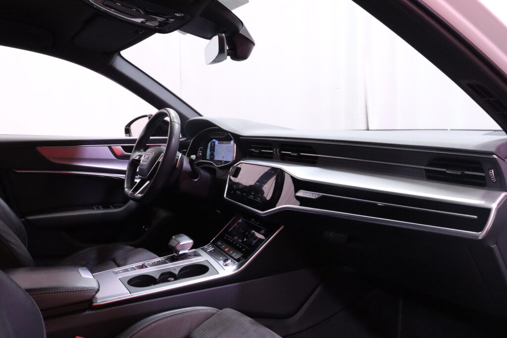 Audi - A6 - Sedan Business Sport 55 TFSI e quattro S tronic S line // ACC / Matrix-LED / Digimittari / Pre Sense / Navi // Audi - A6 - Sedan Business Sport 55 TFSI e quattro S tronic S line // ACC / Matrix-LED / Digimittari / Pre Sense / Navi // - Sedan