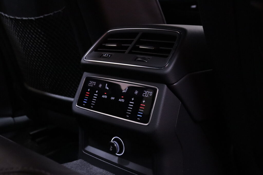 Audi - A6 - Sedan Business Sport 55 TFSI e quattro S tronic S line // ACC / Matrix-LED / Digimittari / Pre Sense / Navi // Audi - A6 - Sedan Business Sport 55 TFSI e quattro S tronic S line // ACC / Matrix-LED / Digimittari / Pre Sense / Navi // - Sedan