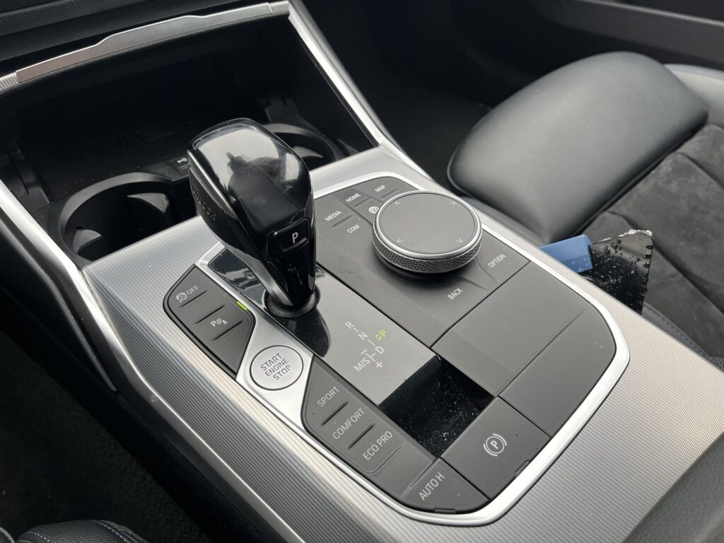 BMW - 320 - G21 Touring 320d A xDrive Business M Sport MHEV BMW - 320 - G21 Touring 320d A xDrive Business M Sport MHEV - Farmari