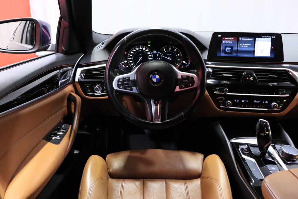 BMW - 530 - G30 Sedan 530i A xDrive Business Comfort BMW - 530 - G30 Sedan 530i A xDrive Business Comfort - Sedan