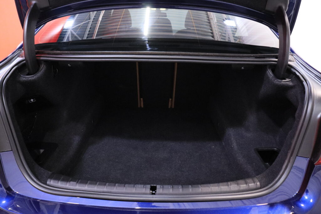 tuotekuva-BMW-530-UZP-937-2026-02-17-140005-28 tuotekuva-BMW-530-UZP-937-2026-02-17-140005-28