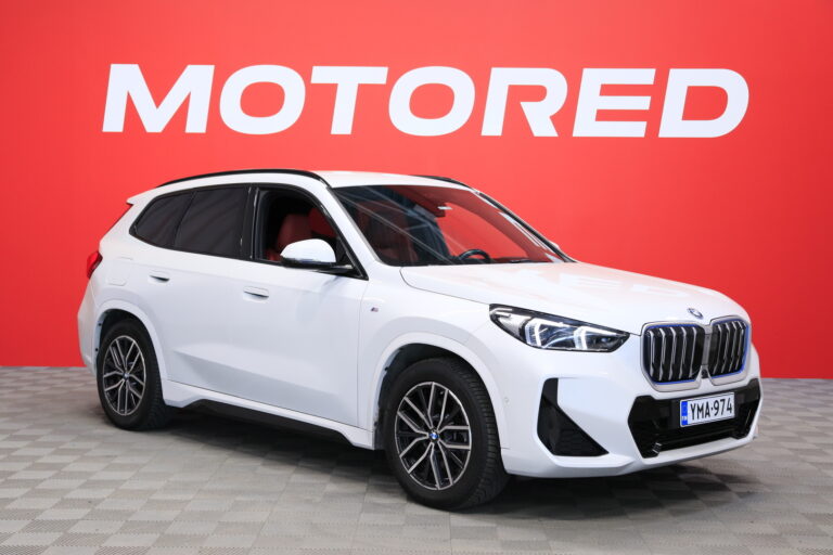BMW - iX1 - U11 30 xDrive M-Sport - Maastoauto
