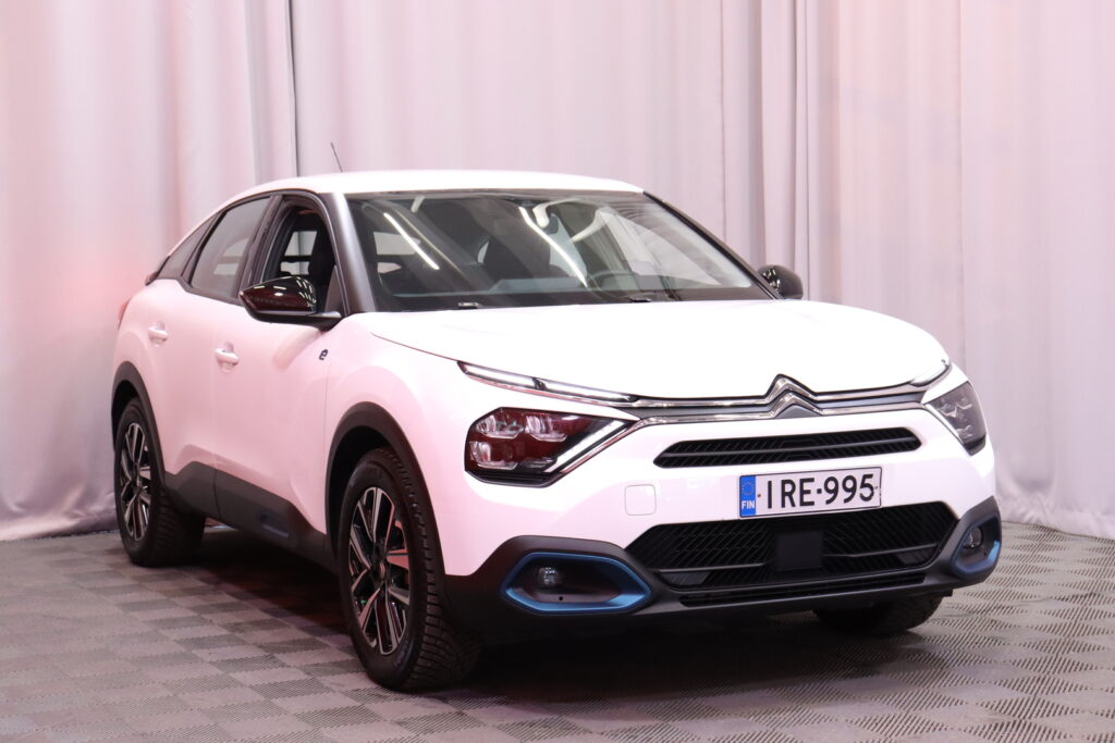 Citroen - C4 - Full Electric 136 Feel Pack 50 kWh Automaatti // Merkkihuollettu! / Active Safety Brake / Bluetooth / 2x Renkaat // Citroen - C4 - Full Electric 136 Feel Pack 50 kWh Automaatti // Merkkihuollettu! / Active Safety Brake / Bluetooth / 2x Renkaat // - Viistoperä