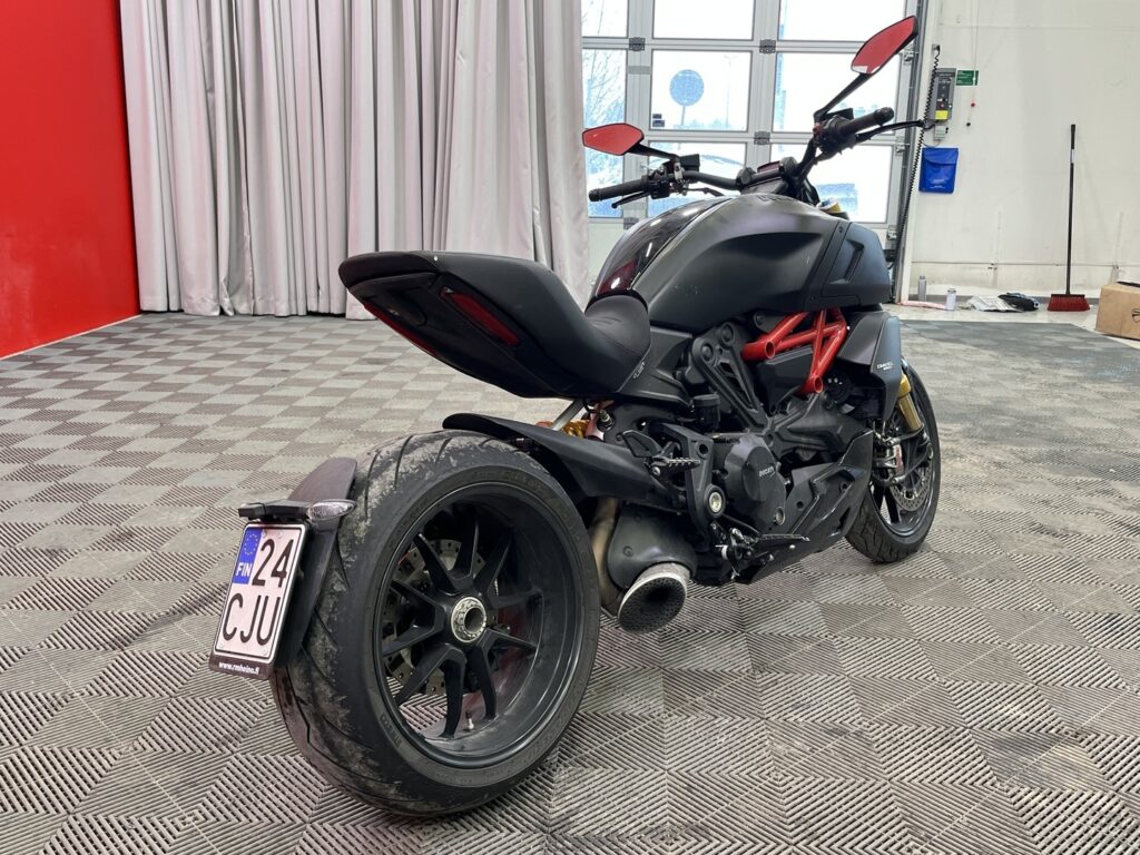 Ducati - DIAVEL - 1260 S // Termignoni putkisto / 1.OM Suomi-pyörä / Brembo // Ducati - DIAVEL - 1260 S // Termignoni putkisto / 1.OM Suomi-pyörä / Brembo // - Moottoripyörä