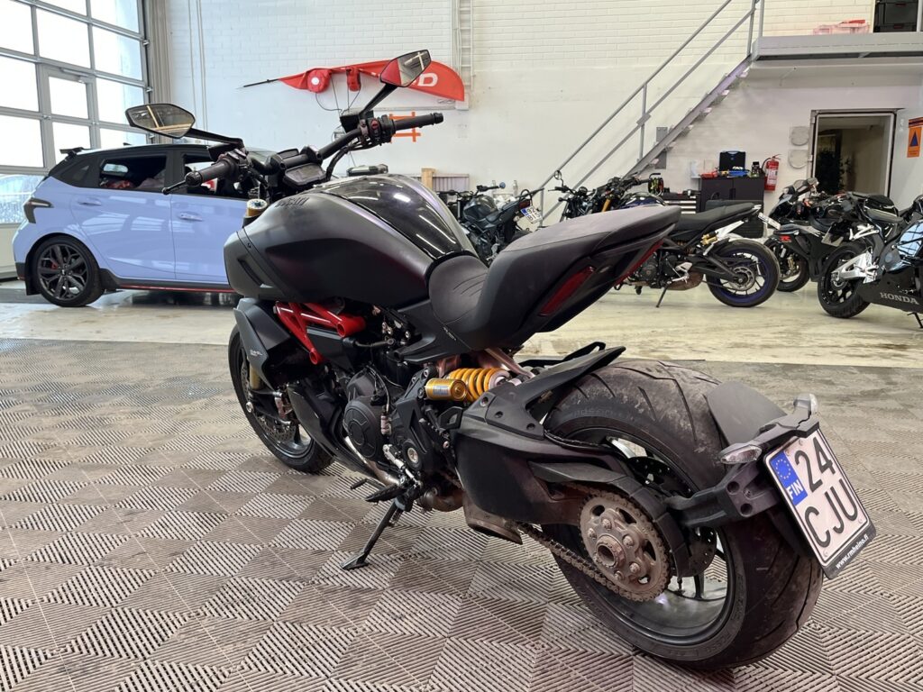 Ducati - DIAVEL - 1260 S // Termignoni putkisto / 1.OM Suomi-pyörä / Brembo // Ducati - DIAVEL - 1260 S // Termignoni putkisto / 1.OM Suomi-pyörä / Brembo // - Moottoripyörä