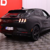 Ford - MUSTANG MACH-E - 75kWh 269hv AWD Premium // ACC / B&O / 360° / Muistipenkki / SYNC IV / Keyless / Navi / - Maastoauto