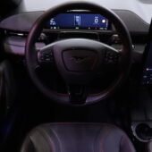 Ford - MUSTANG MACH-E - 75kWh 269hv AWD Premium // ACC / B&O / 360° / Muistipenkki / SYNC IV / Keyless / Navi / - Maastoauto