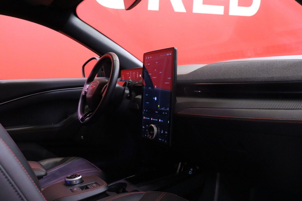 tuotekuva-Ford-MUSTANG-MACH-E-GRL-210-2026-02-27-154006-19 tuotekuva-Ford-MUSTANG-MACH-E-GRL-210-2026-02-27-154006-19