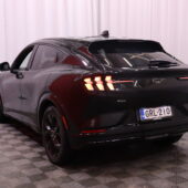 Ford - MUSTANG MACH-E - 75kWh 269hv AWD Premium // ACC / B&O / 360° / Muistipenkki / SYNC IV / Keyless / Navi / - Maastoauto