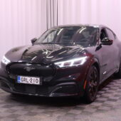 Ford - MUSTANG MACH-E - 75kWh 269hv AWD Premium // ACC / B&O / 360° / Muistipenkki / SYNC IV / Keyless / Navi / - Maastoauto