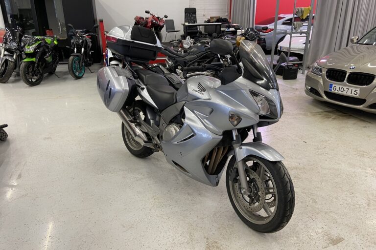 Honda - CBF - 1000 S // Suomi-pyörä / Huoltokirja / 3x Laukut // - Moottoripyörä