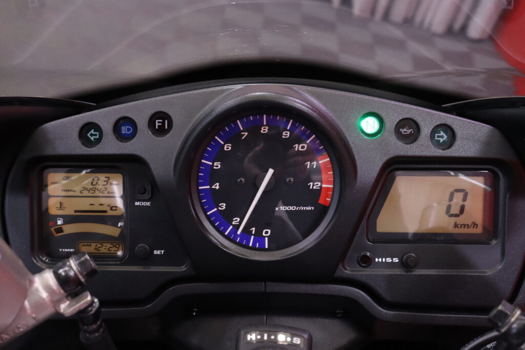 Honda - CBR - 1100 XX Super Blackbird // Kuin uusi! / Uudet renkaat! / Huoltokirja / Suomi-pyörä / 3x laukut // Honda - CBR - 1100 XX Super Blackbird // Kuin uusi! / Uudet renkaat! / Huoltokirja / Suomi-pyörä / 3x laukut // - Moottoripyörä