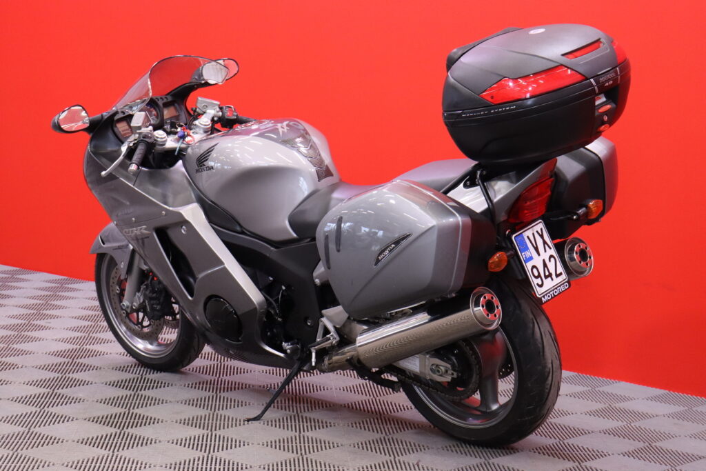 Honda - CBR - 1100 XX Super Blackbird // Kuin uusi! / Uudet renkaat! / Huoltokirja / Suomi-pyörä / 3x laukut // Honda - CBR - 1100 XX Super Blackbird // Kuin uusi! / Uudet renkaat! / Huoltokirja / Suomi-pyörä / 3x laukut // - Moottoripyörä