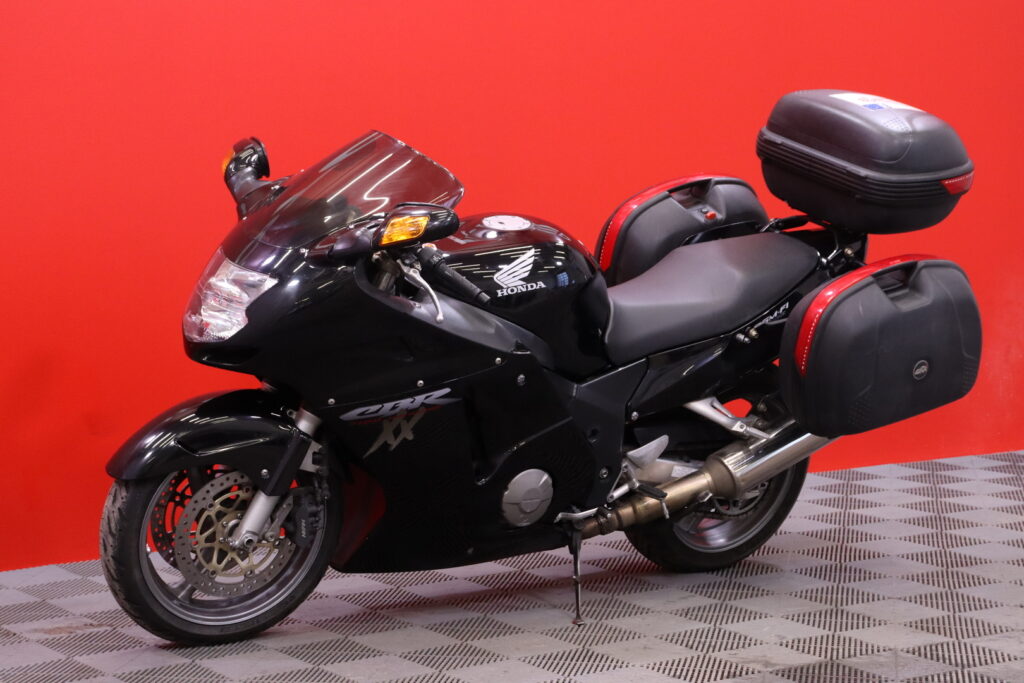 Honda - CBR - 1100 XX Super Blackbird // 3x-laukut / Valmis kesänajoon // Honda - CBR - 1100 XX Super Blackbird // 3x-laukut / Valmis kesänajoon // - Moottoripyörä